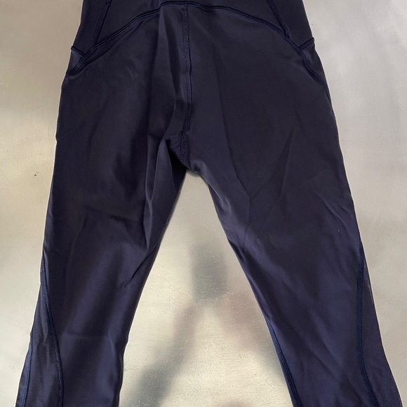 Lululemon Train Times  cropped leggings Midnight Navy size 4 - Picture 3 of 5